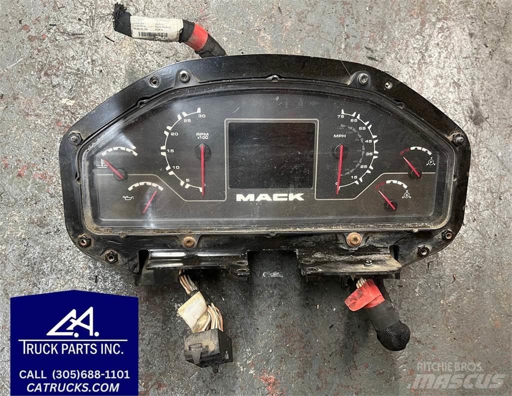 Mack LE613 Transporte - Otros