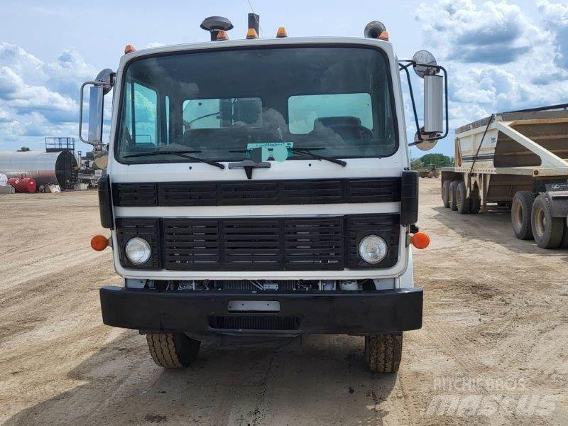 Mack Other Camiones cisterna