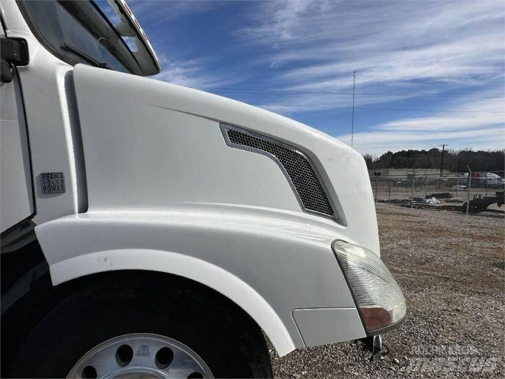 Volvo VNL Transporte - Otros