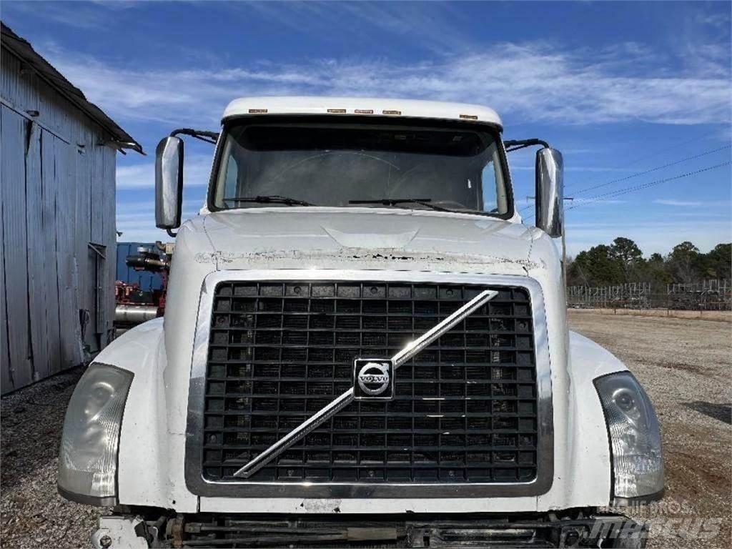 Volvo VNL Transporte - Otros