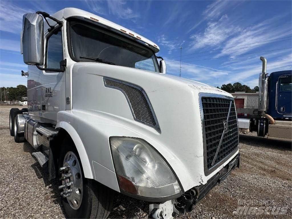 Volvo VNL Transporte - Otros