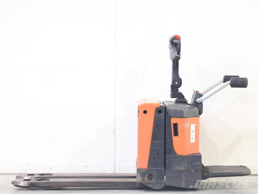 BT LPE200/8 Apiladores eléctricos