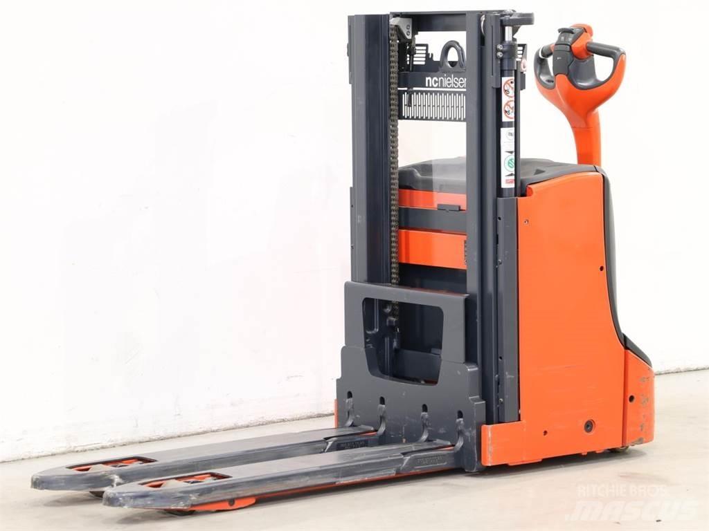 Linde D08/1160 Apiladores eléctricos