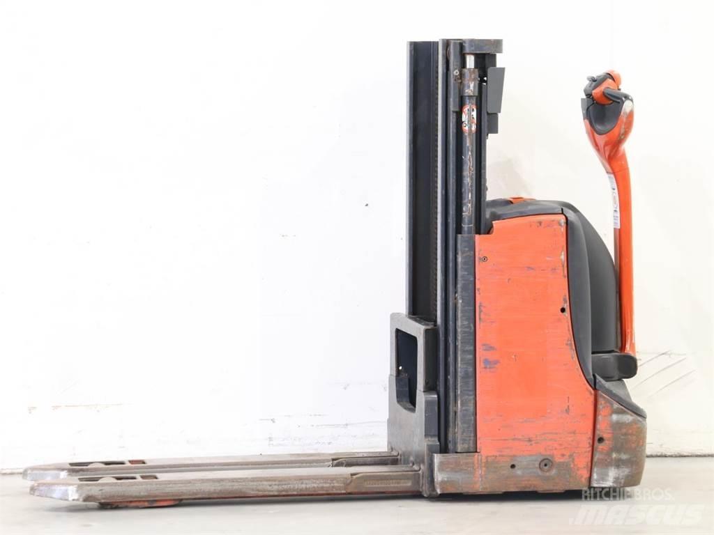 Linde D08/1160-00 Apiladores eléctricos