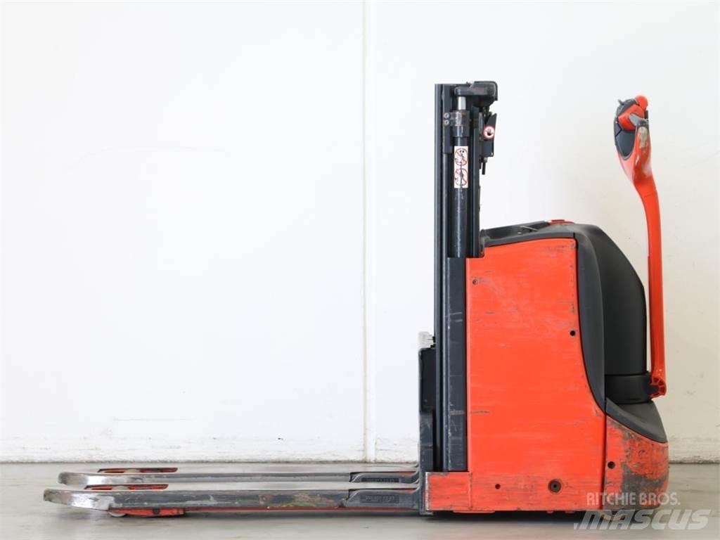 Linde D08/1160-01 Apiladores eléctricos