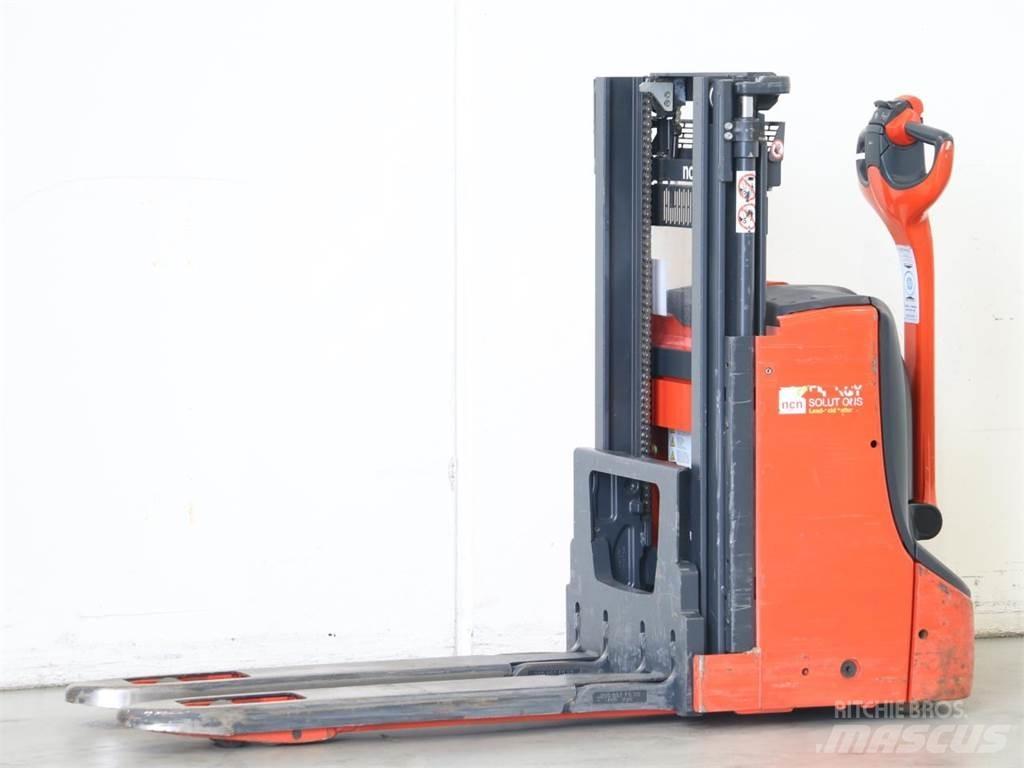 Linde D08/1160-01 Apiladores eléctricos