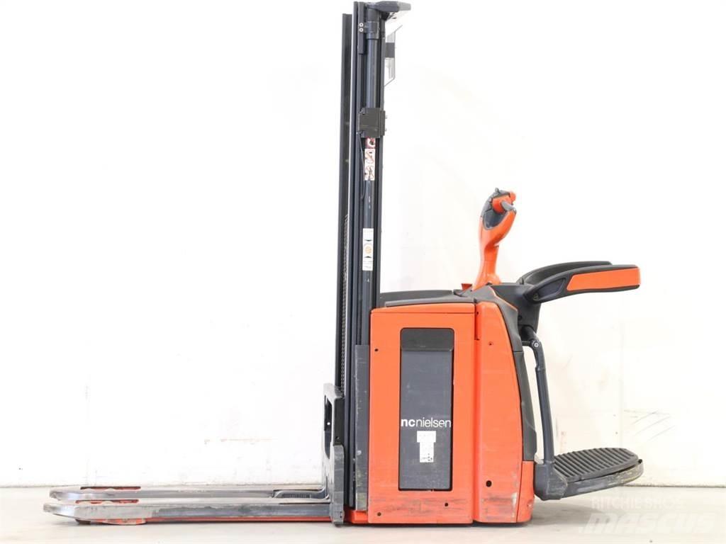 Linde D12AP/1173-01 Apiladores eléctricos