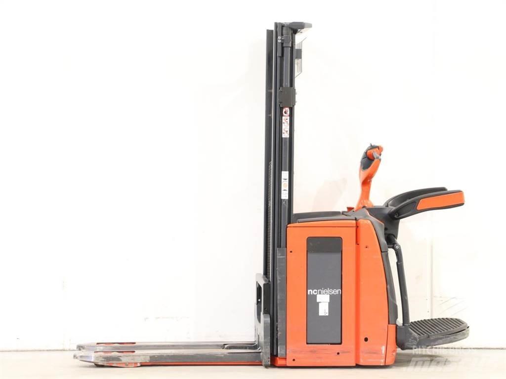 Linde D12AP/1173-01 Apiladores eléctricos