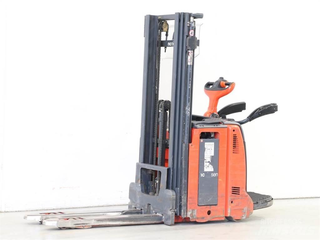 Linde D12AP/133 Apiladores eléctricos