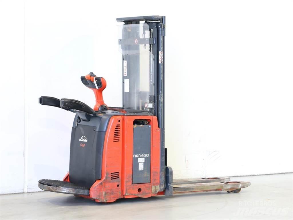 Linde D12AP/133 Apiladores eléctricos