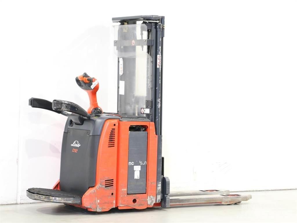Linde D12AP/133 Apiladores eléctricos
