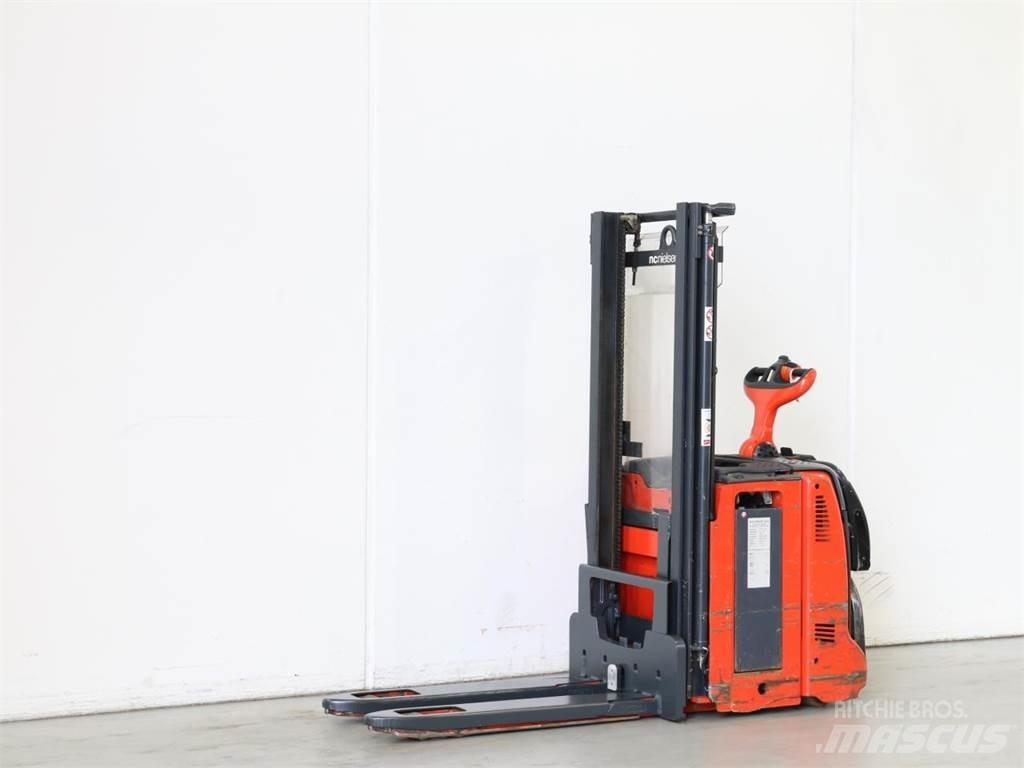 Linde D12AP/133 Apiladores eléctricos