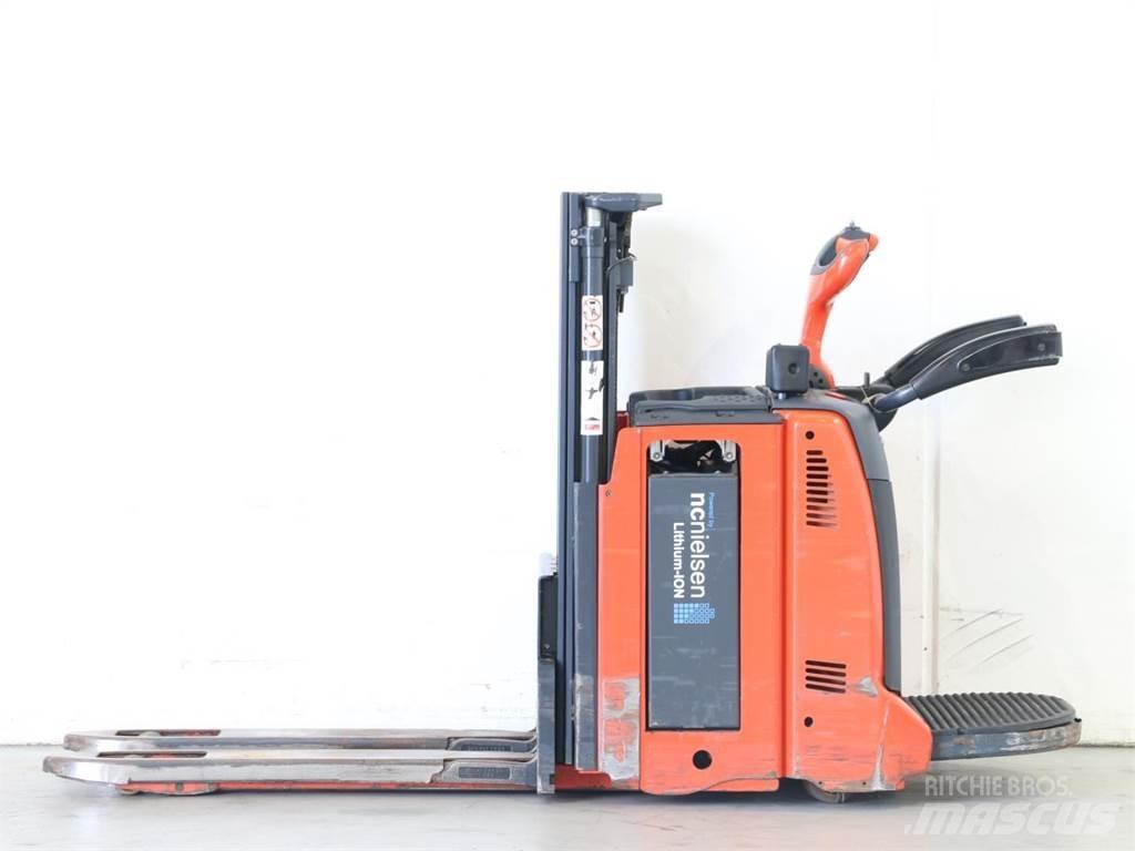 Linde D12HPAP/133-00 Apiladores eléctricos
