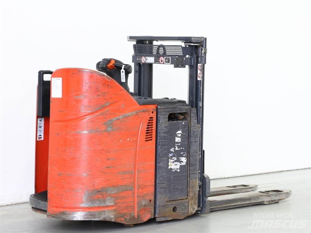 Linde D12HPSP/133 Apiladores eléctricos