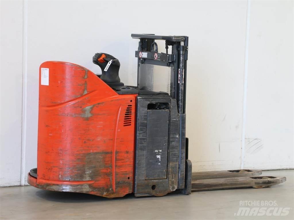 Linde D12HPSP/133 Apiladores eléctricos