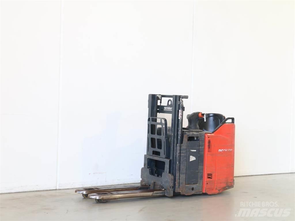 Linde D12SP/133 Apiladores eléctricos