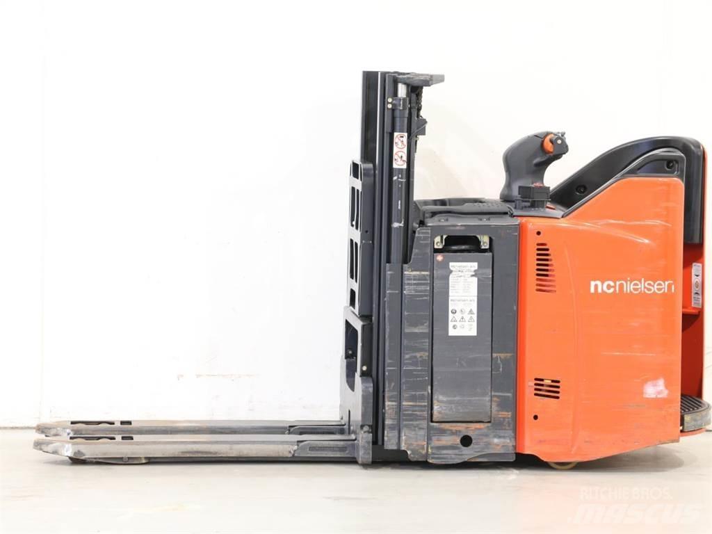 Linde D12SP/133-00 Apiladores eléctricos