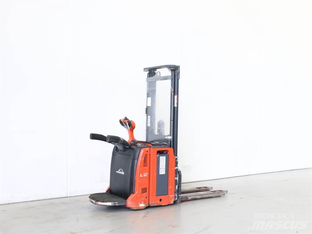 Linde L12LAP/133 Apiladores eléctricos