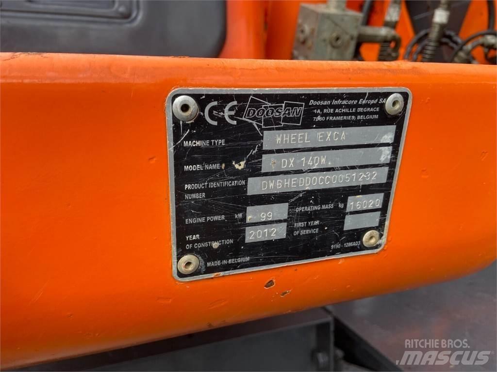 Doosan DX 140W Excavadoras de ruedas