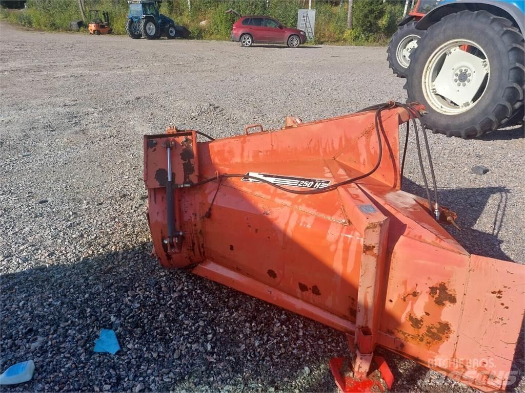 Esko 251 Otros equipos para carreteras y quitanieves