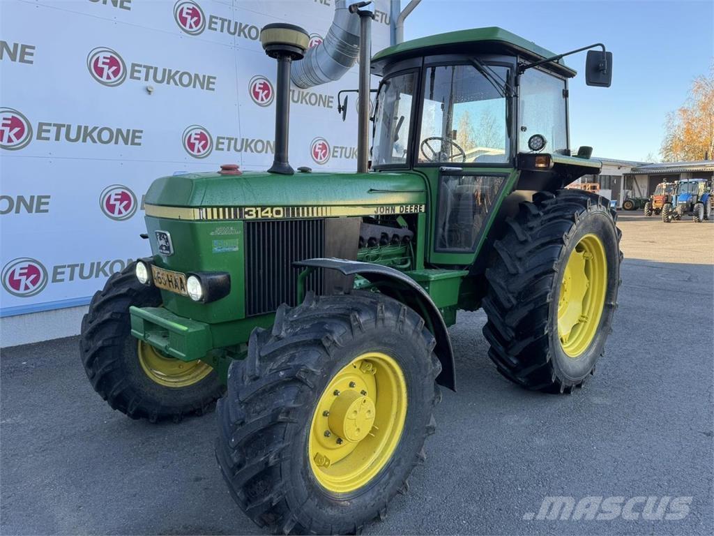John Deere 3140 Tractores