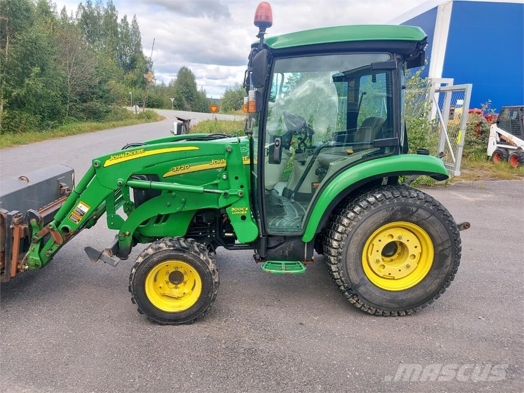 John Deere 3720 Tractores