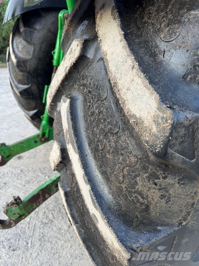 John Deere 6215R Tractores