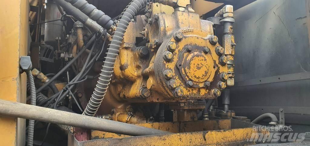 Komatsu PC300-3 Excavadoras de cadenas