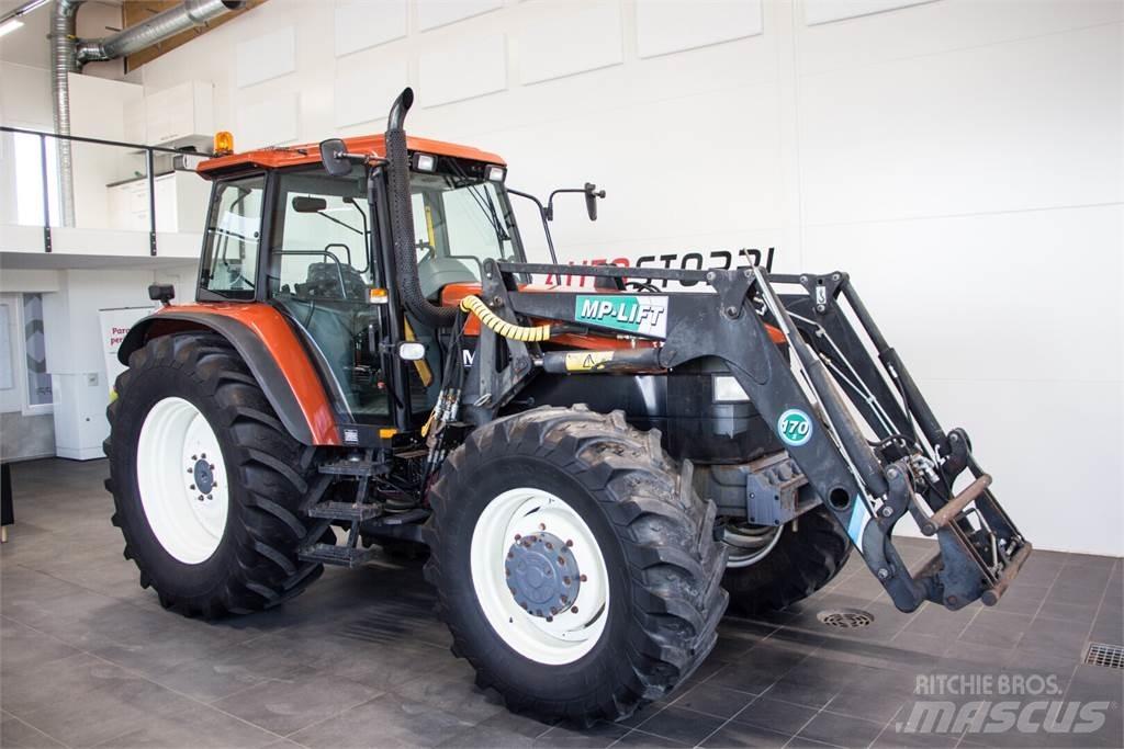 New Holland M135 Tractores