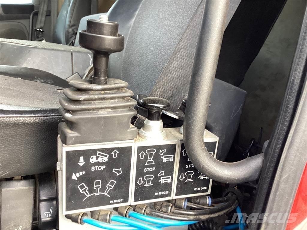 Scania P 320 Camiones polibrazo