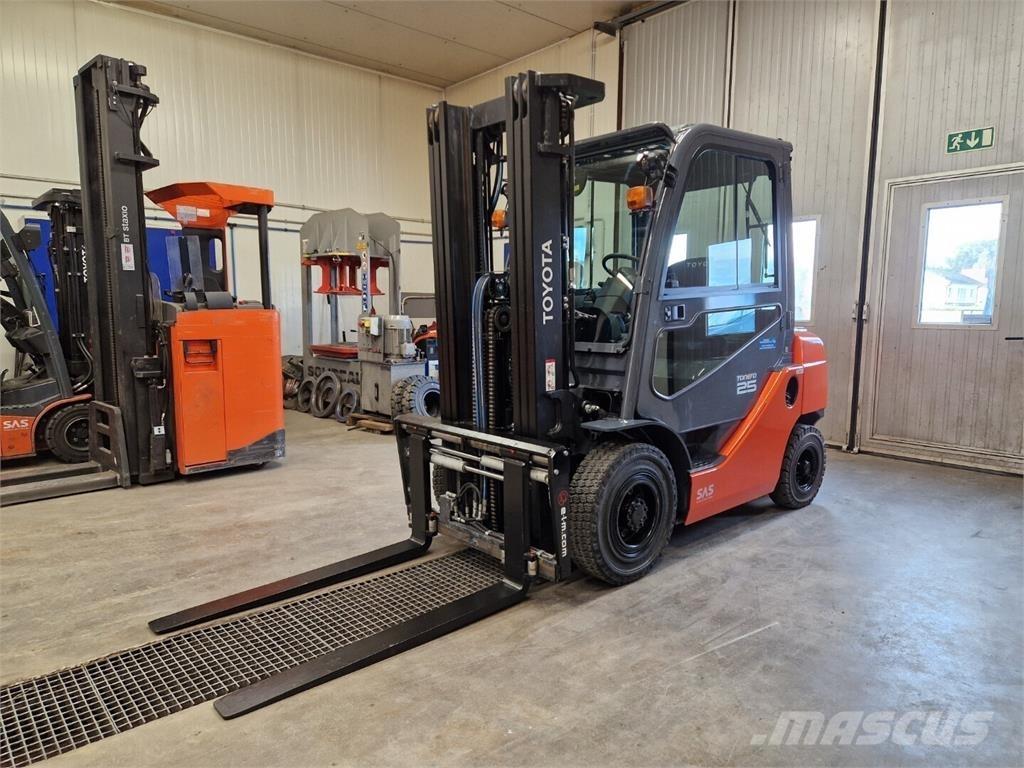 Toyota 02-8FDF25 Carretillas diesel