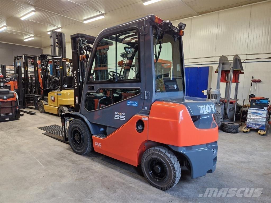 Toyota 02-8FDF25 Carretillas diesel