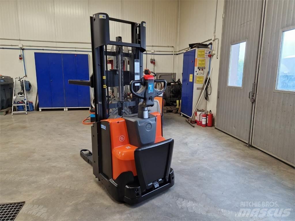 Toyota SWE120L Otras carretillas elevadoras
