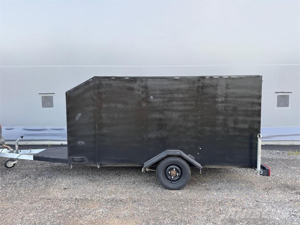  Umpiperäkärry Vehículos de enganche