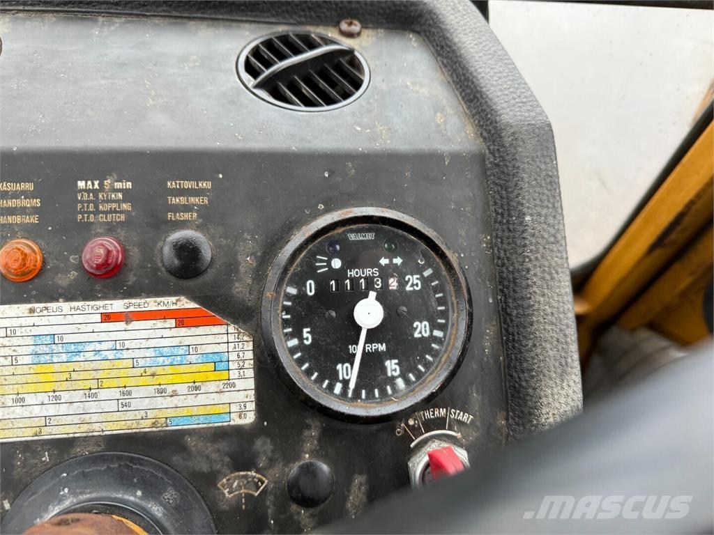 Valmet 702S Tractores