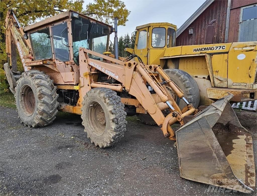 Valtra C 912M-4 Retrocargadoras