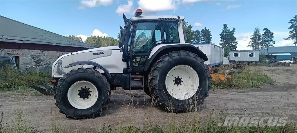 Valtra T 180 Tractores