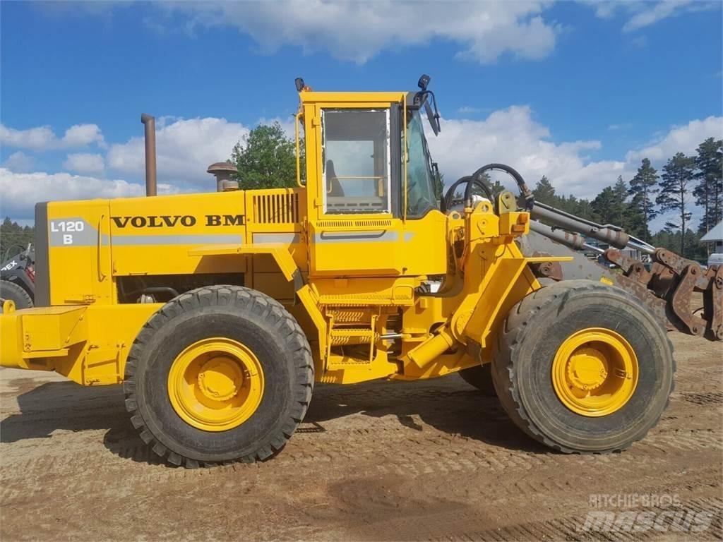 Volvo BM 120B Cargadoras sobre ruedas