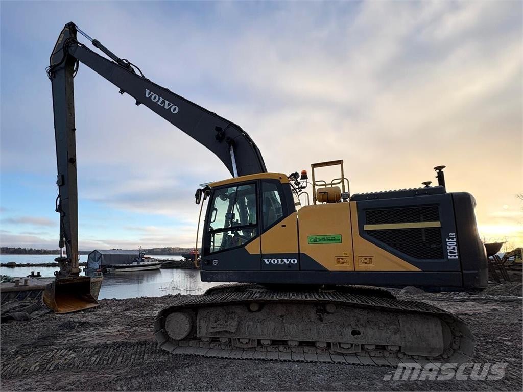 Volvo EC 250 ELR Excavadoras de largo alcance