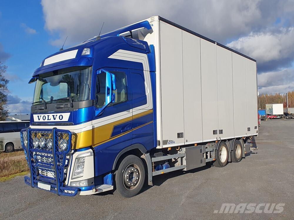 Volvo FH16 6x2 -17 Camiones caja cerrada