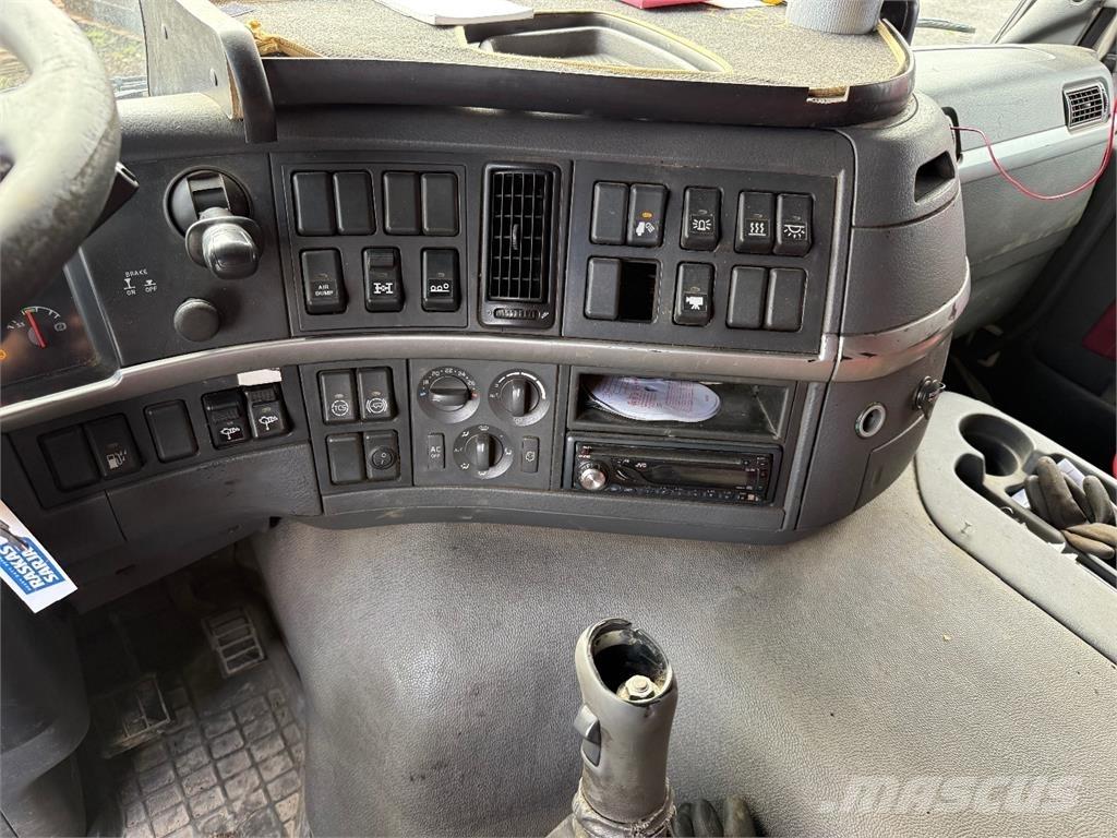 Volvo FM 12 8x4 Camiones polibrazo
