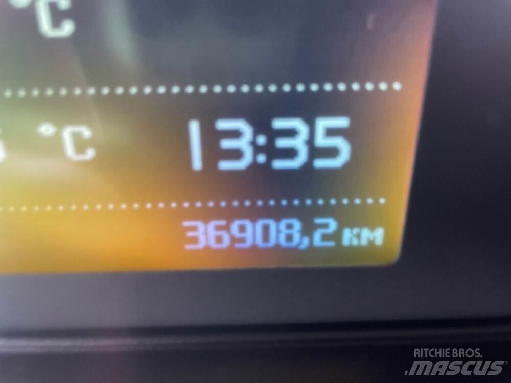 Volvo FM 8X4 -12 Camiones polibrazo