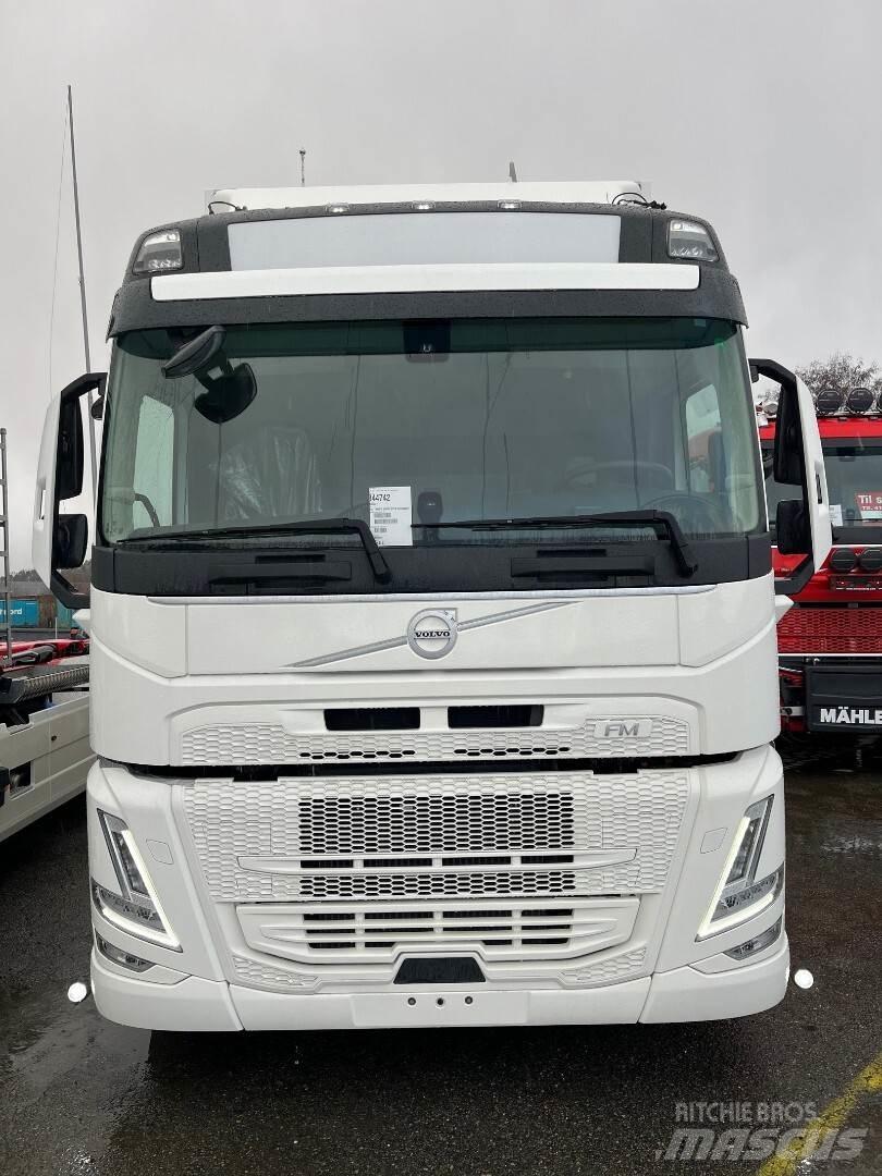 Volvo FM330 4x2 Camiones caja cerrada