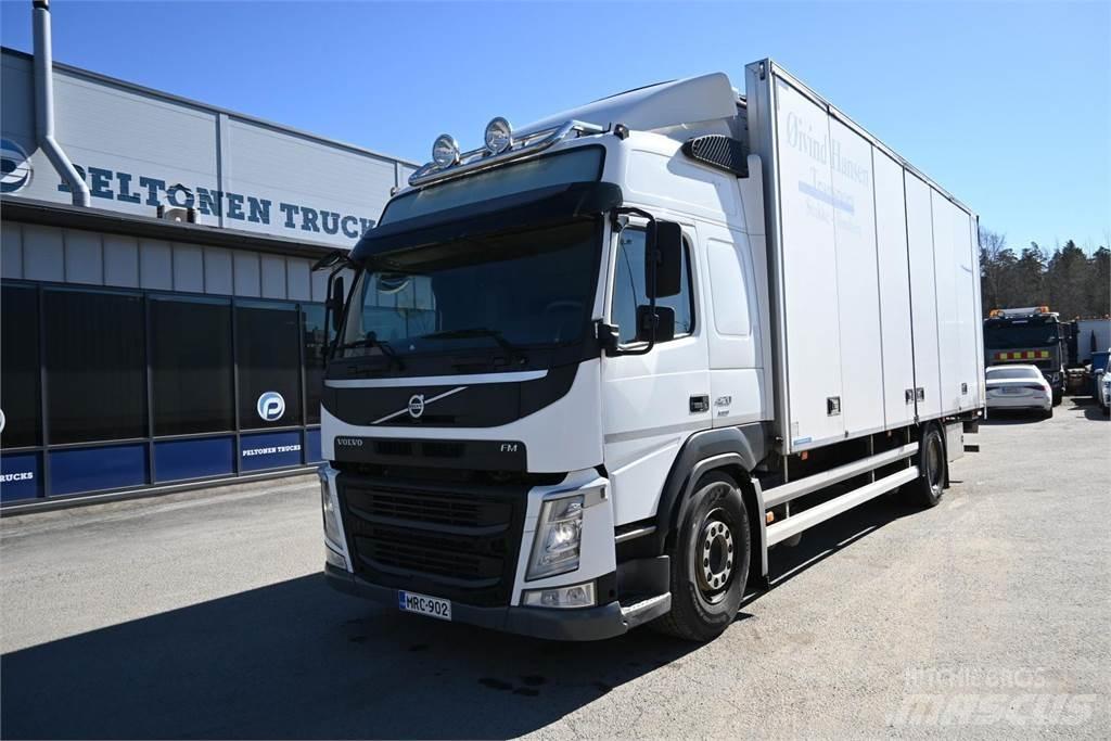 Volvo FM420 4x2 Camiones caja cerrada