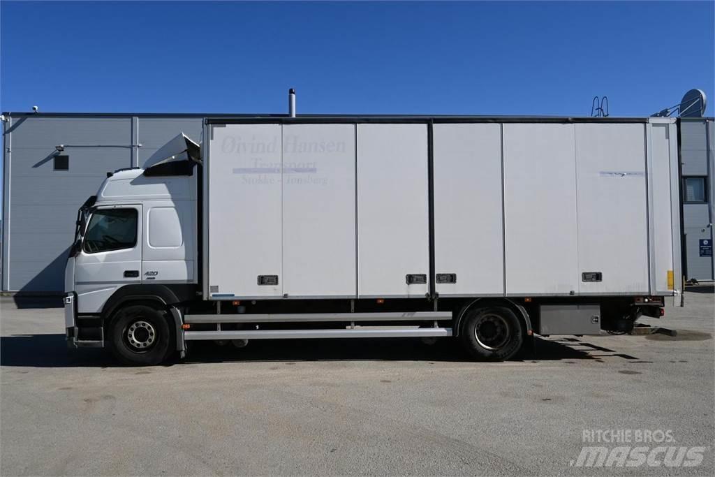 Volvo FM420 4x2 Camiones caja cerrada