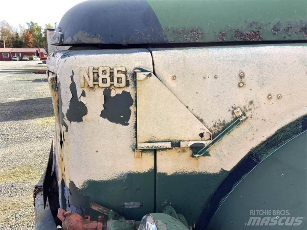 Volvo N 86 Camiones plataforma