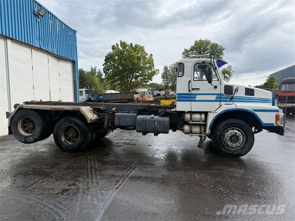 Volvo N10 6x2 Camiones polibrazo