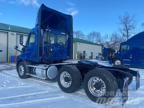 Freightliner CASCADIA 116 Cabezas tractoras