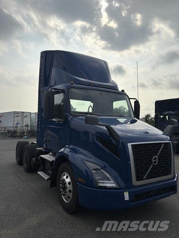 Volvo VNR64T300 Cabezas tractoras