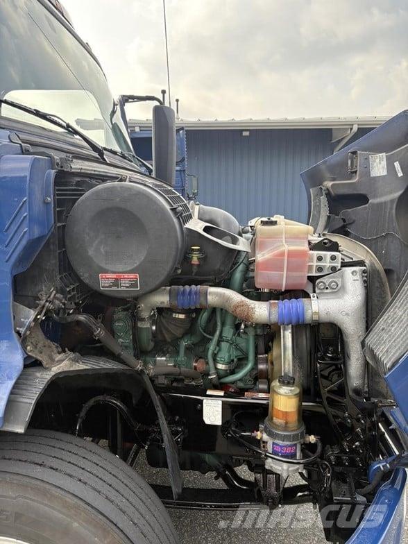 Volvo VNR64T300 Cabezas tractoras